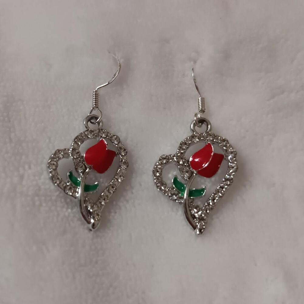 White cz heart and red